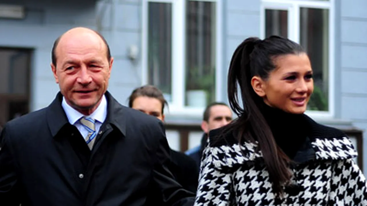 Băsescu spune că problema candidaturii fiicei sale la PE a fost tranşată