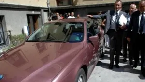Două autoturisme roz, găsite în garajul Ministerului bulgar al Apărării
