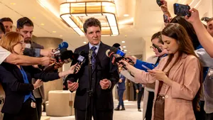 „Pe Nicușor Dan îl văd chiar câștigând un nou mandat. USR va susține pe cine e mai popular dintre Bolojan și Dan”. Ce „șoc” a avut Claudiu Năsui la MAE