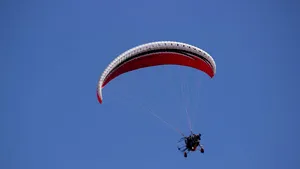 Alertă în Republica Moldova. O motoparapantă a pătruns în spațiul aerian dinspre Ucraina