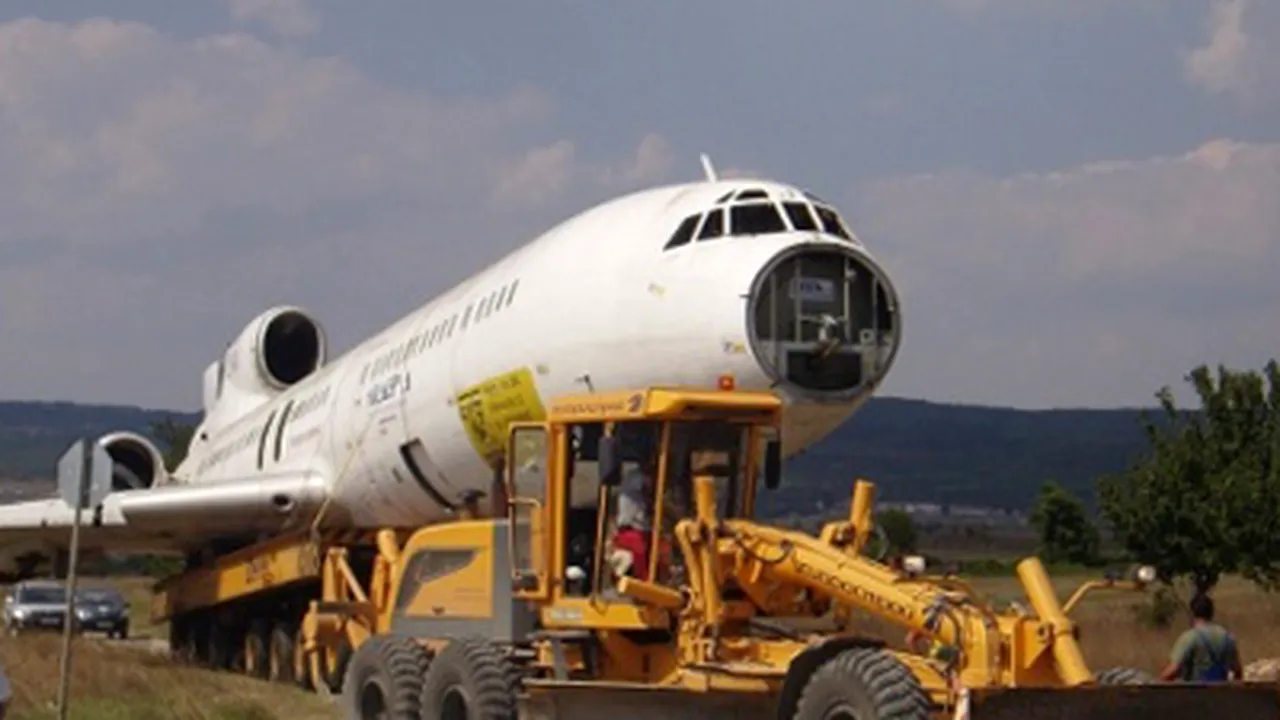 Avionul fostului dictator Todor Jivkov va deveni adăpost pentru peşti