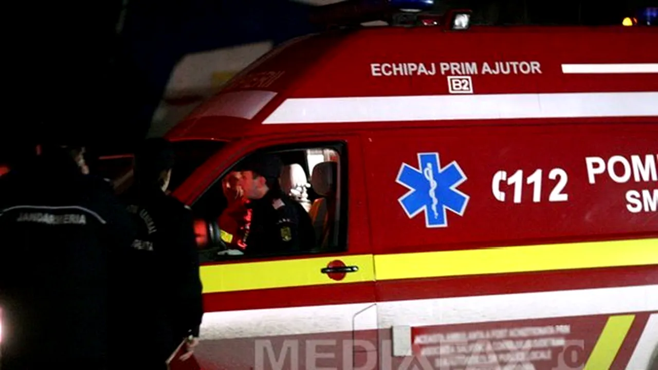 Buzău: Un TIR condus de un şofer din Belarus şi scăpat de sub control a intrat în două gospodării