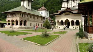 Statul va expropria Mânăstirea Lainici pentru a moderniza DN66 Târgu-Jiu - Petroşani