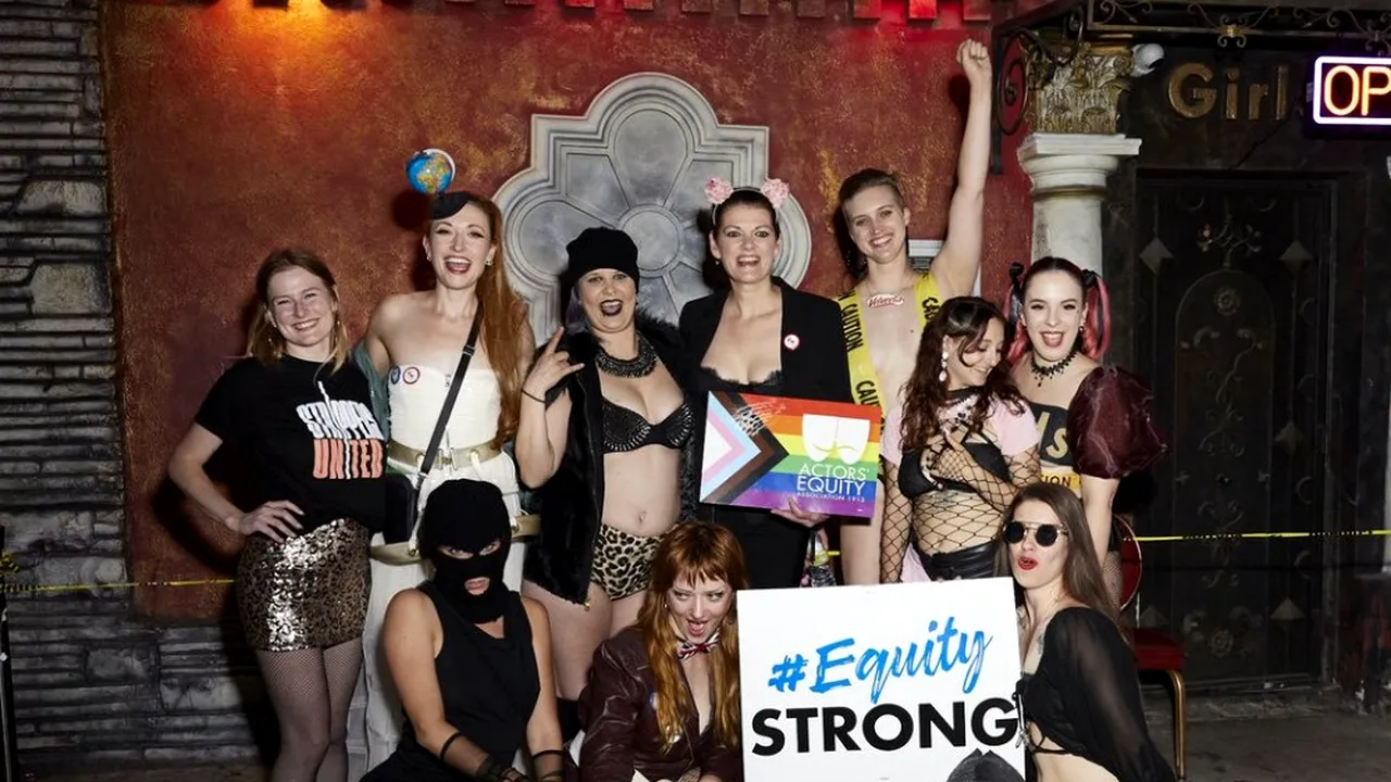 Dansatoarele dintr-un club de striptease din SUA iau măsuri pentru a-şi apăra drepturile