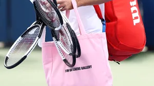 US Open 2021. Reilly Opelka, amendat cu 10.000 de dolari pentru că a intrat pe teren cu un logo prea mare pe geantă 