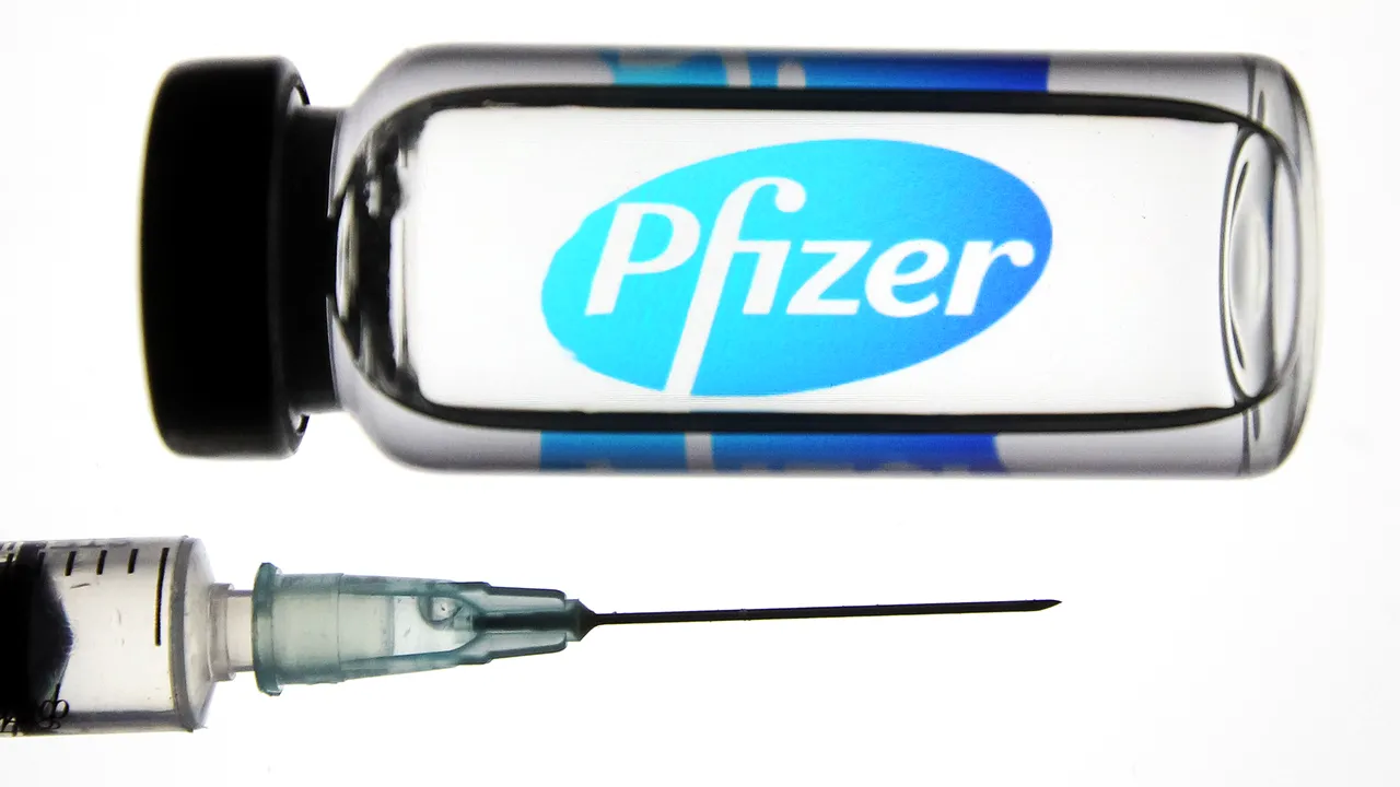 Pfizer reacţionează la ”scăparea” Belgiei, de a dezvălui preţul unei doze de vaccin anti-COVID-19: ”Aceste preţuri sunt confidenţiale, conform clauzei din contractul cu Comisia Europeană”