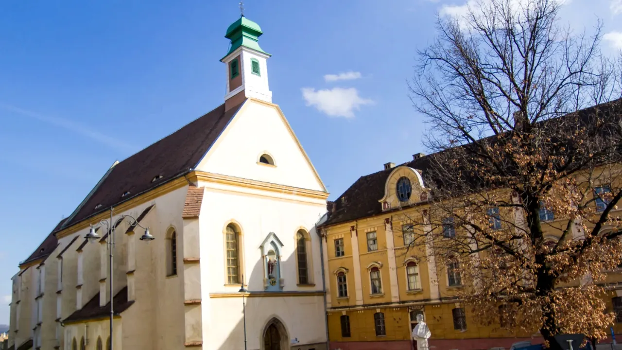 Catacombele de sub Biserica Ursulinelor din Sibiu pot fi vizitate