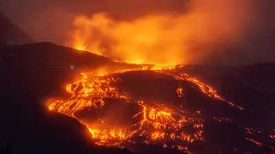 NEWS ALERT MAE: Zborurile de pe Aeroportul din Catania, suspendate din cauza erupției vulcanului Etna