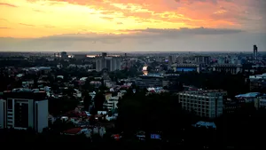 Vreme capricioasă în următoarele două săptămâni: De la căldură de vară la răcoare de toamnă