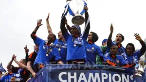 Trofeul Ligii Campionilor a fost stricat. Trei angajaţi ai Chelsea au rupt un mâner al cupei
