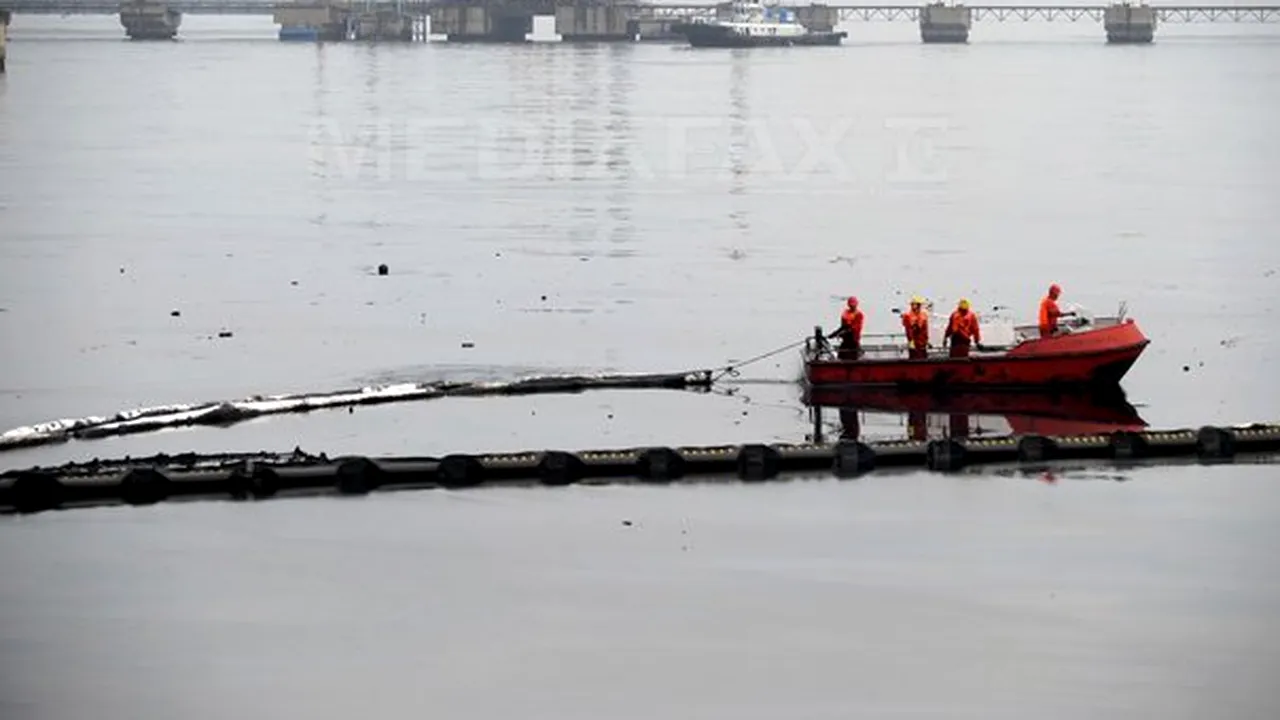 Poluare cu ţiţei în Marea Galbenă, în urma exploziei unei conducte
