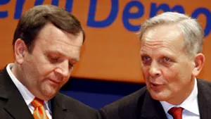 Romania’s Liberal Democrats Vote Merger With Democrats