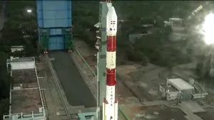 Satelitul de 1,5 miliarde de dolari care vede prin nori se lansează din India