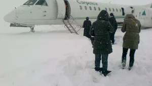 Aeroportul din Craiova, unde un avion a ieşit de pe pistă, rămâne închis