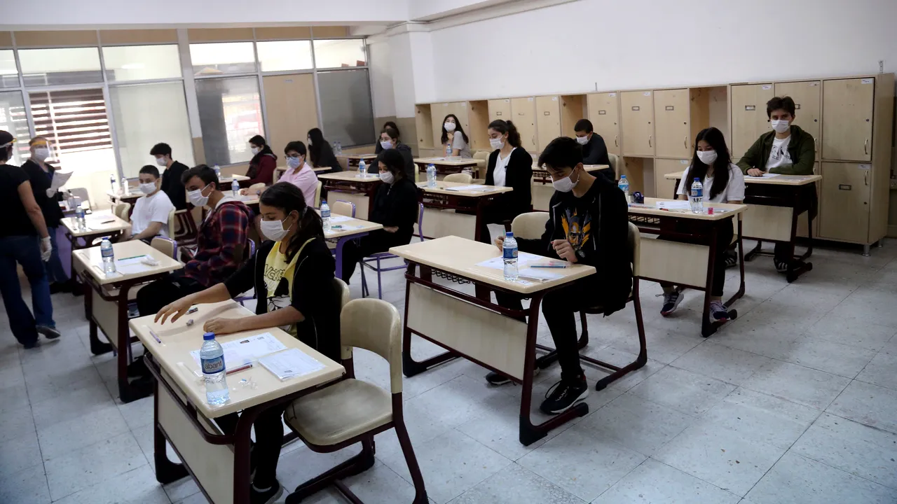 BAC 2021. Astăzi are loc prima probă, la Limba şi literatura română. Iată tot ce trebuie să ştii despre examen, subiecte şi barem