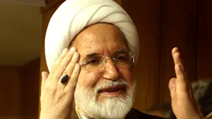 Autoturismul unui lider al opoziţiei din Iran a fost atacat cu focuri de armă