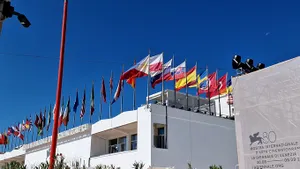 Ucraina critică afişarea drapelului rusesc la Festivalul de Film de la Veneţia