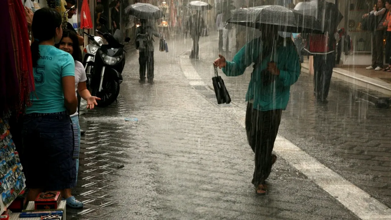 Alertă de călătorie: Precipitaţii abundente într-un stat european