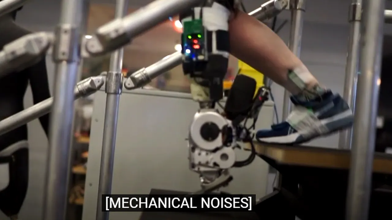 Primul picior bionic ghidat în întregime de creier


