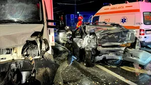 Accident rutier în Cluj-Napoca: două persoane au ajuns la spital