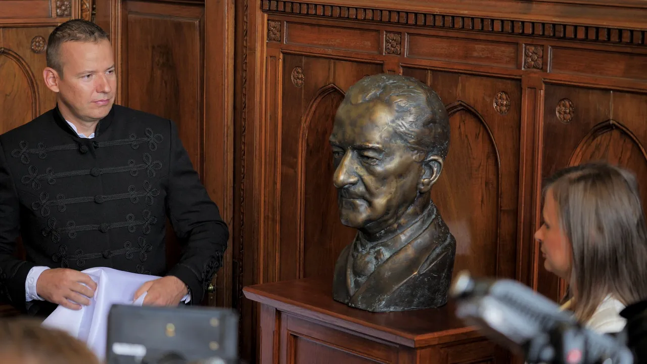 Un partid extremist din Ungaria a amplasat bustul lui Miklos Horty în Parlament, la 82 de ani de la Dictatul de la Viena