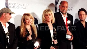 Fleetwood Mac s-a reunit în formulă completă şi va susţine un turneu nord-american