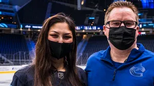 O româncă din SUA l-a salvat pe antrenorul echipei canadiene de hochei Vancouver Canucks: „Mi-a schimbat viaţa”