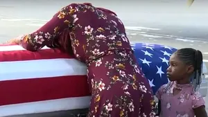 Scandalul din SUA privind condoleanţele pe care Trump le-a transmis în cazul unui militar american care a murit în Niger. Văduva confirmă că preşedintele nu ştia numele acestuia