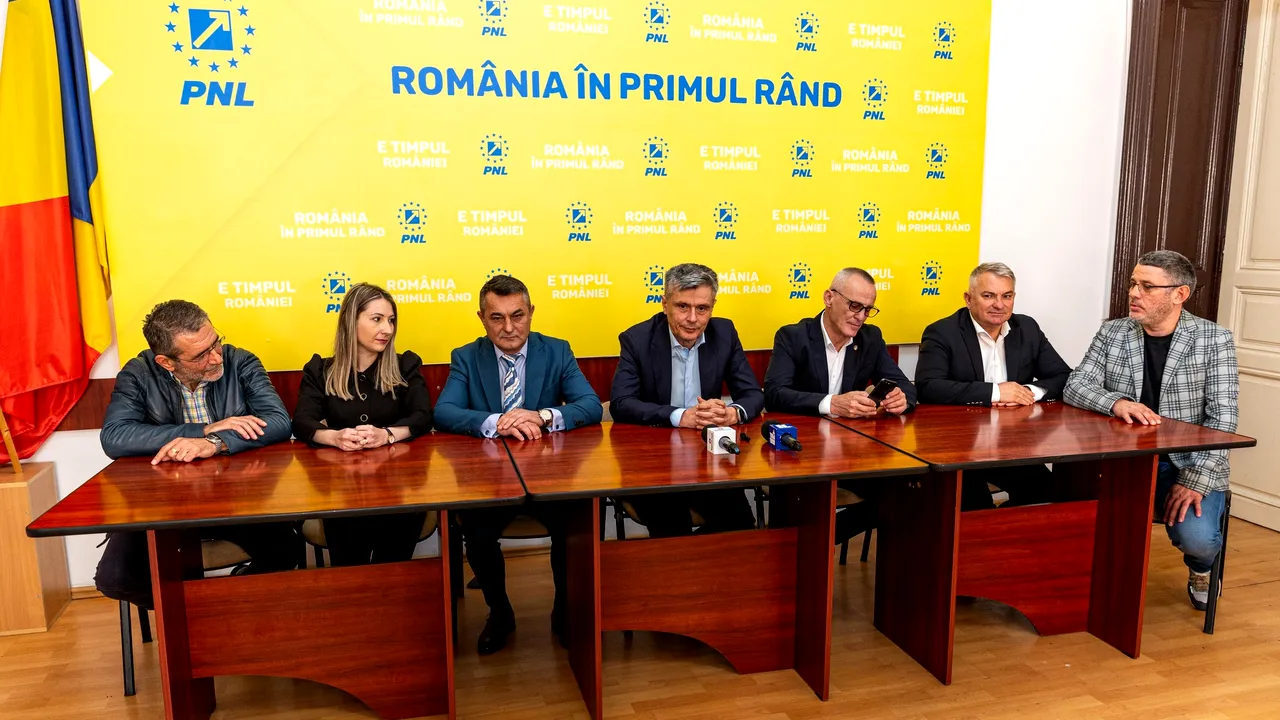 Deputatul AUR Folescu Cornel şi doi consilieri locali s-au alăturat PNL Mehedinţi