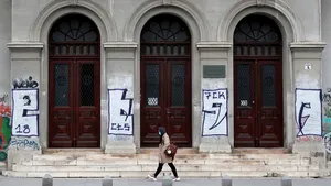 Anunţ în premieră după 27 de ani. Grupul Mobexpert îşi întrerupe activitatea pentru a îşi proteja clienţii şi angajaţii 