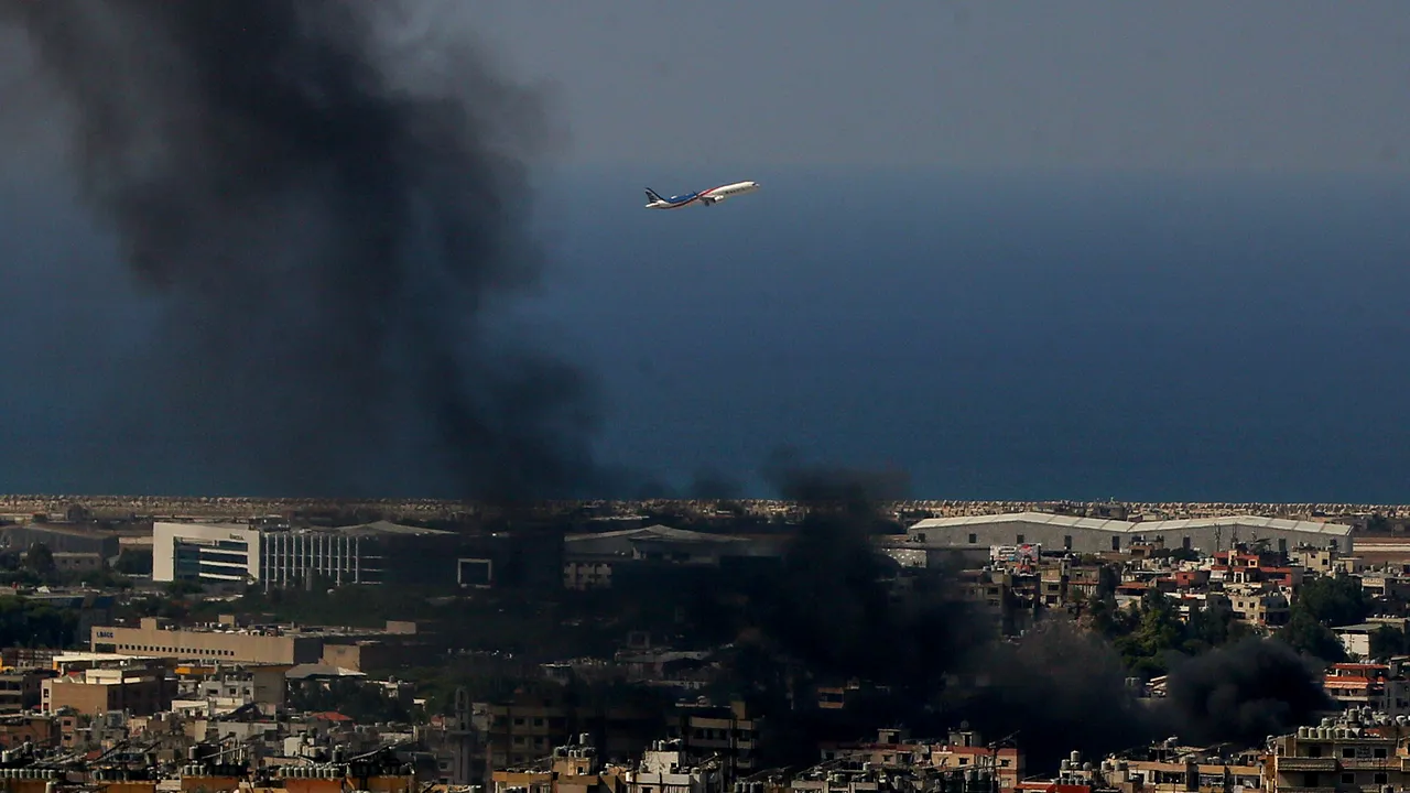 Mai multe rachete au căzut lângă aeroportul din Beirut. Un avion a aterizat în timpul atacului
