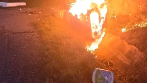 Accident rutier urmat de incendiu în Suceava. Două persoane au fost găsite carbonizate