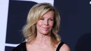 GALERIE FOTO | Cum arată la 63 de ani actriţa Kim Basinger