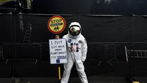 MEDIAFAX FOTO | Imaginile săptămânii 18 - 25 octombrie: Marş anti-Brexit la Londra, reacţia lui Andone după ce înscrie un gol în Super Liga Turcă şi ceremonia de întronare a Împăratului Naruhito