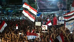 VIOLENŢE LA CAIRO: Zeci de morţi, în cursul operaţiunii de dispersare a mitingurilor pro-Morsi.  Mişcarea Fraţii Musulmani: În masacru au fost ucise peste 250 de persoane