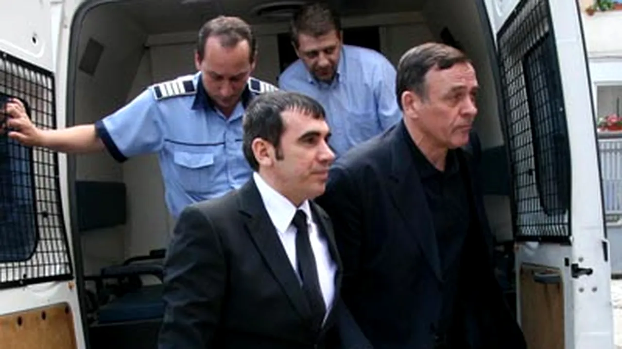 Penescu, Făcăleaţă şi Constantin au părăsit penitenciarul