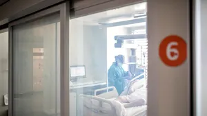 Spitalul din Sibiu, management defectuos în pandemie. Paturile COVID de la ATI: pe hârtie 43, în realitate doar 12