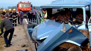 Dâmboviţa: Patru răniţi grav într-un acident rutier