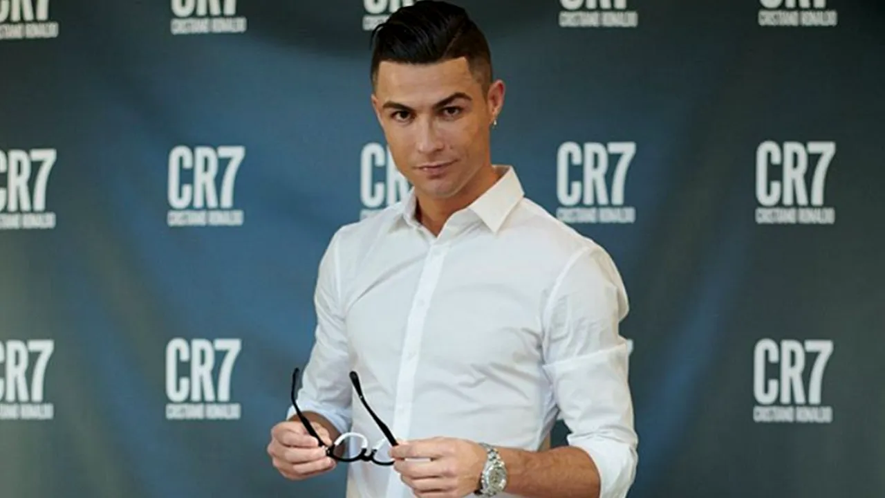 Cristiano Ronaldo o învinge pe Cardi B în arena Social Media. Fotbalistul are cele mai multe like-uri