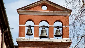 O biserică italiană a fost amendată cu peste 1.300 de euro din cauza zgomotului produs de clopote