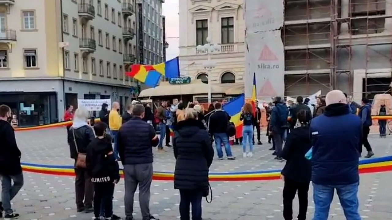 Timişoara fără mască. Zeci de timişoreni cer anularea restricţiilor 