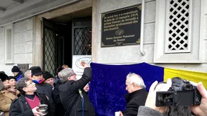 FOTO | Uniunea Ziariştilor Profesionişti din România şi-a marcat propriul centenar cu o placă omagială