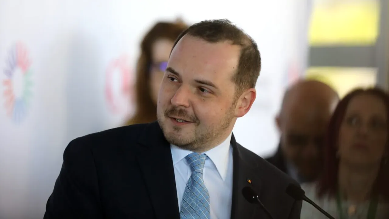 Rogobete îl ironizează pe Bolojan după inaugurarea centrului de Neurochirurgie din Cluj: „Dacă-i de tăiat, e și Ilie Bolojan acolo”