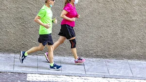 Cele mai riscante 5 sporturi în aer liber. Ce trebuie să ştii dacă vrei să te apuci de jogging