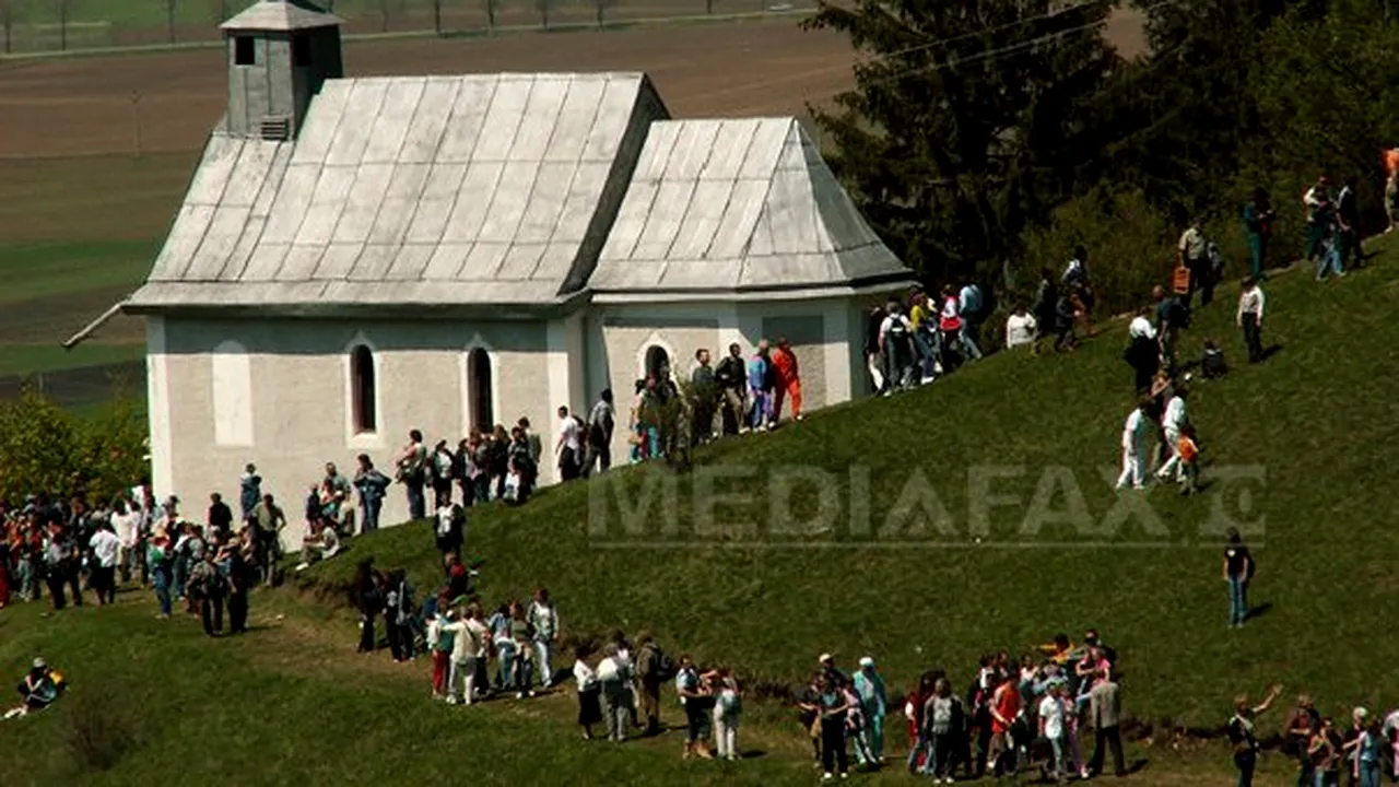 Aproximativ 40.000 de români merg în vacanţă de Rusalii, cu 30% mai puţini ca anul trecut