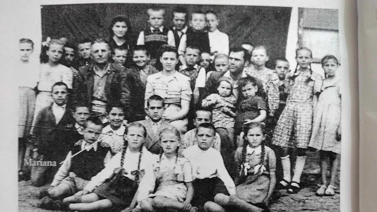 73 de ani de la marea deportare în Bărăgan. Părinţii lui Gigi Becali, printre cele 12.791 de familii condamnate în lagărul de la Brateş
