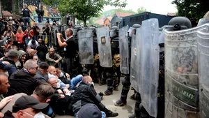 FT: NATO va suplimenta efectivele militare de menţinere a păcii în Kosovo