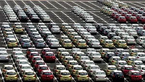 Vânzările de autoturisme noi au scăzut cu 51,1% în noiembrie