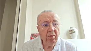 Ion Cristoiu: Instituții de presă din România sînt finanțate cu sute de mii de euro, ba chiar și cu milioane, ca să susțină politica UE. E vreo diferență față de comunism, în care Partidul finanța presa ca să susțină politica sa?