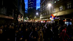 FOTO VIDEO Proteste MASIVE în Belgrad, împotriva victoriei lui Aleksandar Vucic în alegerile prezidenţiale